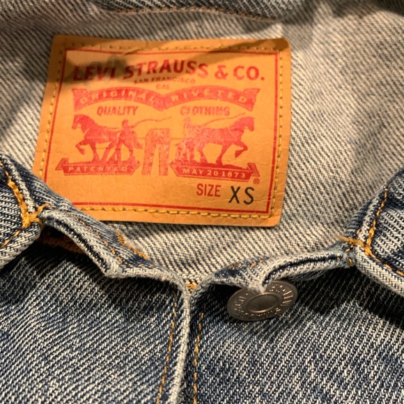 Women's Levi Jean Jacket - Picture 6 of 6